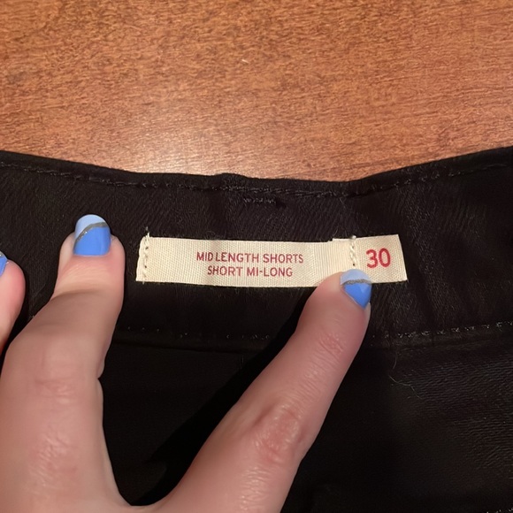 NWOT Never Worn Black Levi’s Shorts - Picture 4 of 5